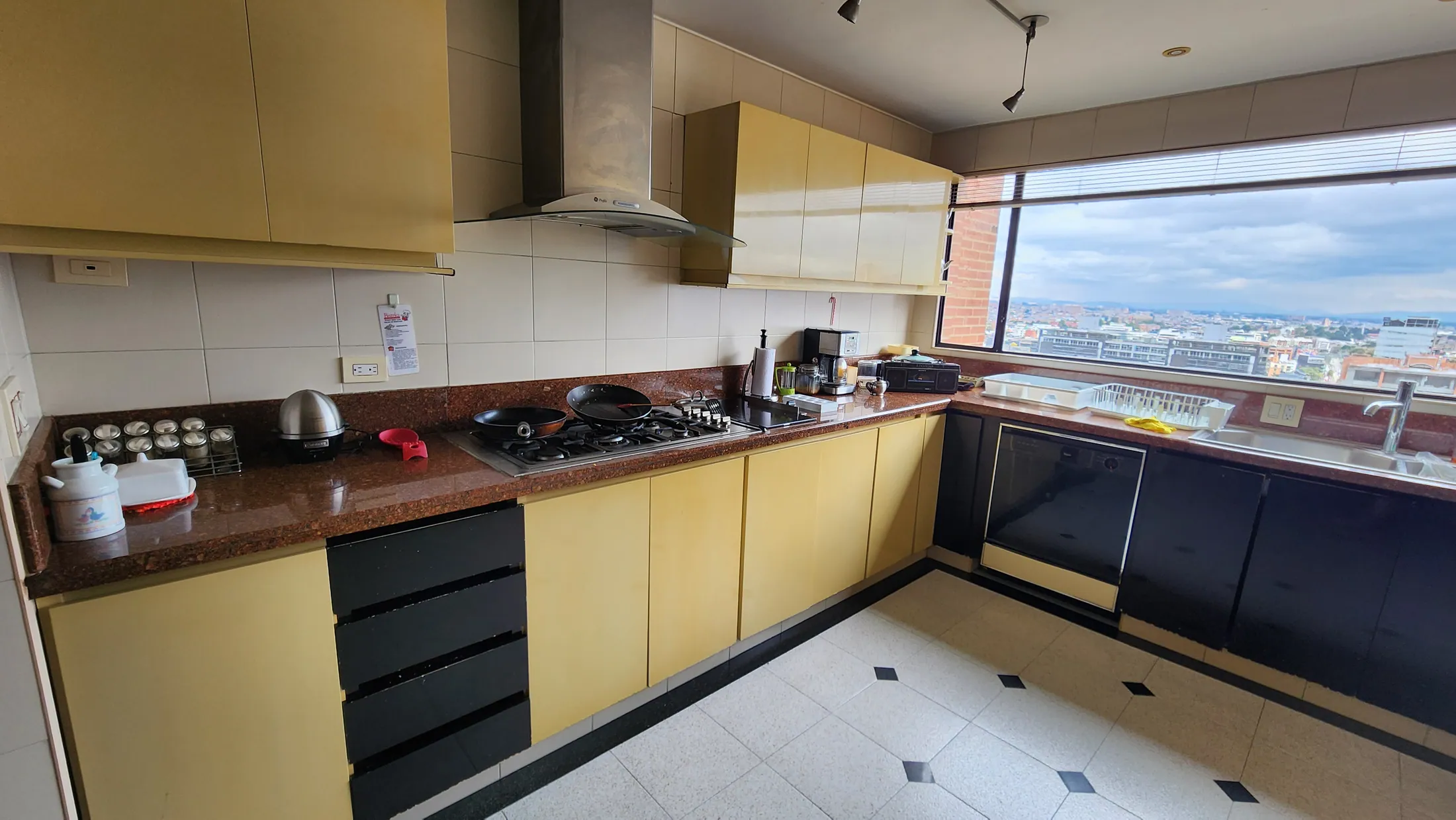 Cabrera 1502 · Bogotá — antes